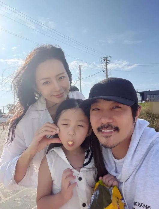 KCM celebrates wedding march with naturalized wife after 14 years