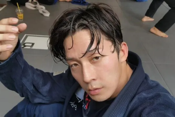 Heo Kyung-hwan phải đi trốn tận sang Nhật Bản vì lý do: “Có quá nhiều người Hàn Quốc”