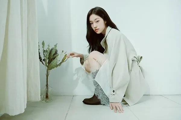Roh Yoon-seo, sự quyến rũ của người phụ nữ mùa thu giữa cái nóng gay gắt
