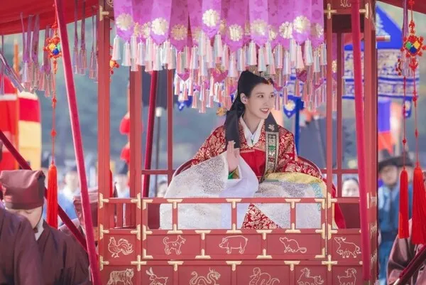 IU's Weight Management Secret: Chewing Kimbap for 30 Minutes to Maintain 44kg