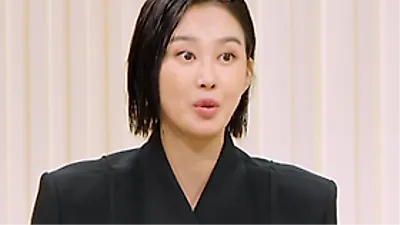 Ji So-yeon gifts Porsche 911 to husband Song Jae-hee: 'It wasn't about having money'
