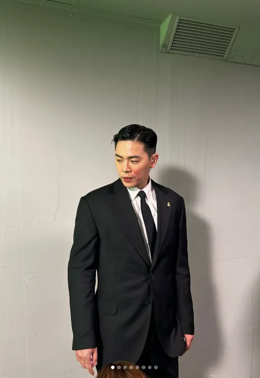 Director Lee Dong-ha undergoes a complete transformation from the blood-soaked villain in 'The Roundup: No Way Out'