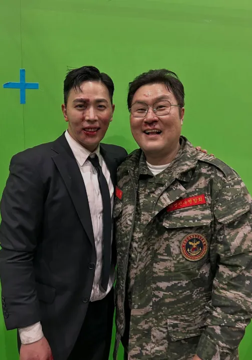 Director Lee Dong-ha undergoes a complete transformation from the blood-soaked villain in 'The Roundup: No Way Out'