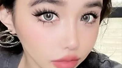2NE1のパク・ボム、活動休止中の近況を公開。シャネルのピアスを纏った変化した姿に注目