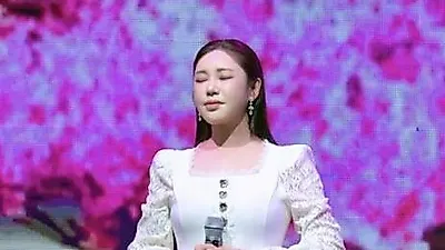 Song Ga-in gây sốt với vóc dáng 153cm-44kg và tiết lộ thực tế về nhà ở