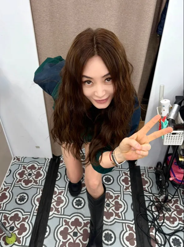Kim Hye-soo's Incredible Physique at 55: 'Age is Just a Number'