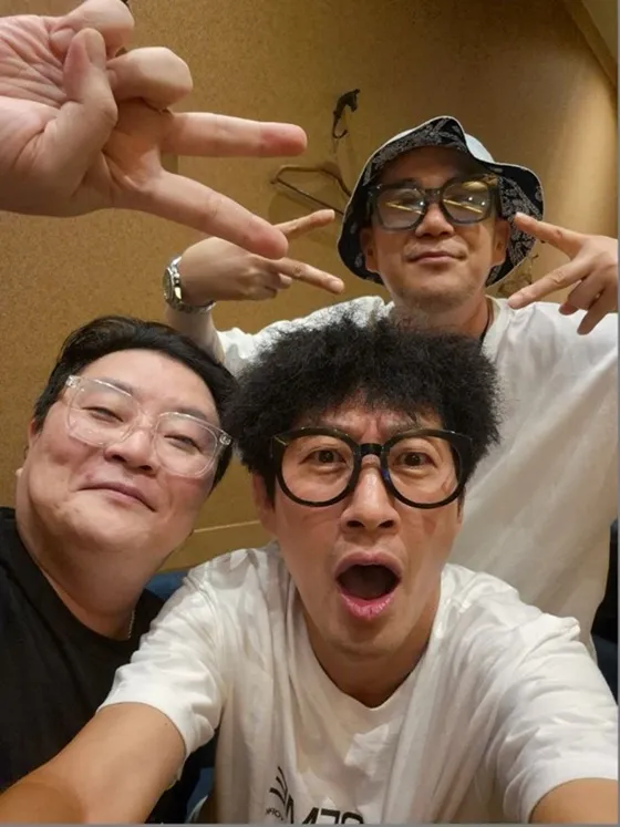 DJ DOCが11月にカムバックか?キム・チャンヨルは別公演を予告し、メンバー間の関係に注目