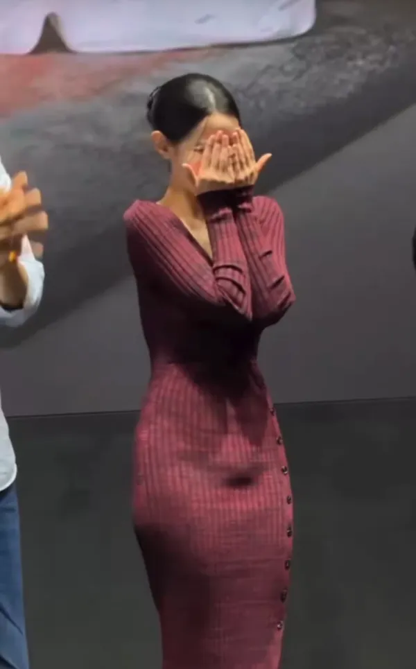 Berry Good's Shin Ji-won Sparks Debate Over 'Visible Lines' in Stunning One-Piece Dress