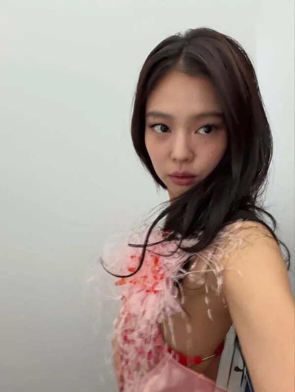 Jennie's Bold Photoshoot: A Playful Mix of 'Seriousness and Humor'