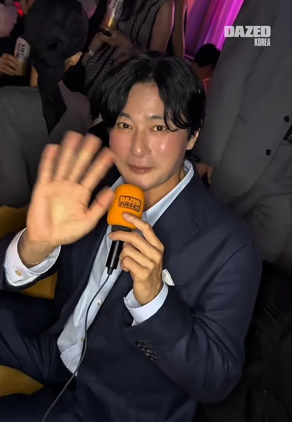 チャン・ドンゴン、公式行事と日常写真でビジュアルが異なる理由は?頬のふっくら感に注目
