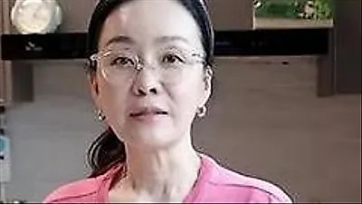 Kim Jung-nan gây cười khi rao bán nhà townhouse 4 tầng