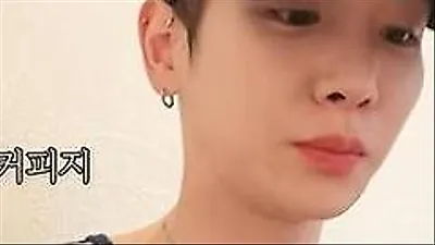 SHINee's Key explores Tokyo streets on solo trip