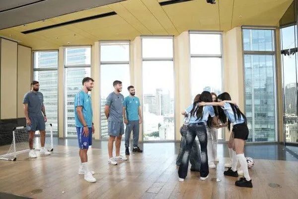 RESCENE đối đầu với các ngôi sao Man City trong show thực tế mới: 'Chuyện này có thật không?'