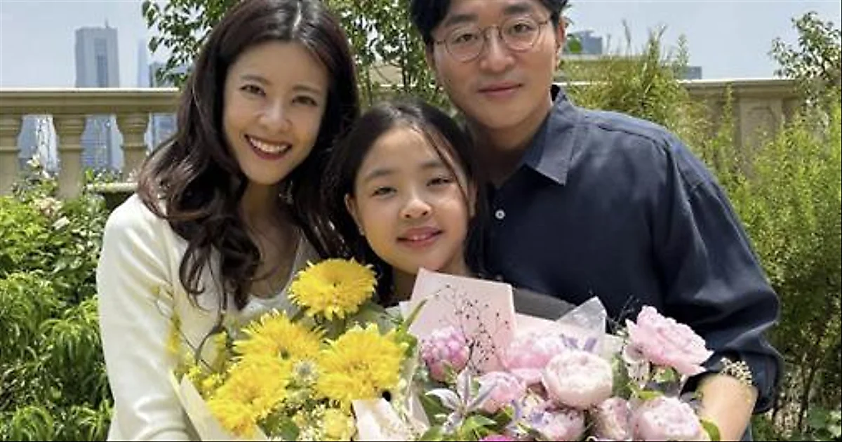 Lee Yoon-ji’s Husband, Dentist Jeong Han-wool, Undergoes Stye Surgery