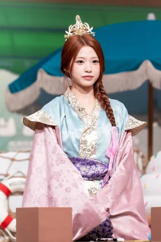 04年生まれのRESCENEウォニ、末っ子ジェナに「何年生まれなの?」と“おじさん発言”で爆笑