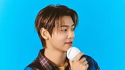 Kang Min Hyuk (C.N. Blue) là fan cứng của Kia Tigers từ thời mẫu giáo