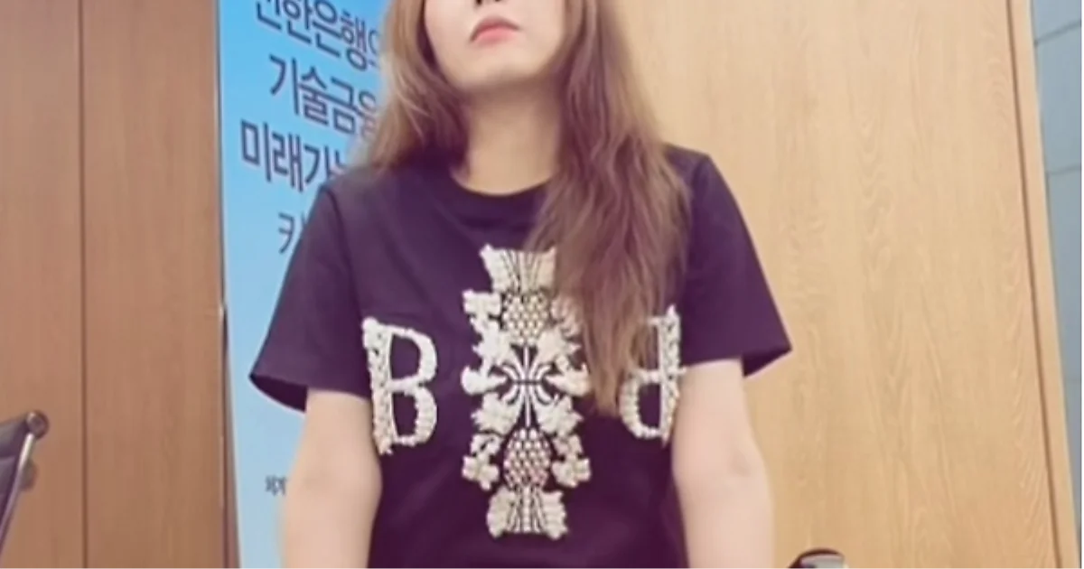 Ock Joo-hyun stuns with incredible proportions in casual shorts
