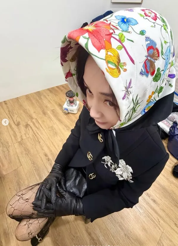 Kim Hye-soo breaks poses and angles? She embodies the character Park Kyung-hee