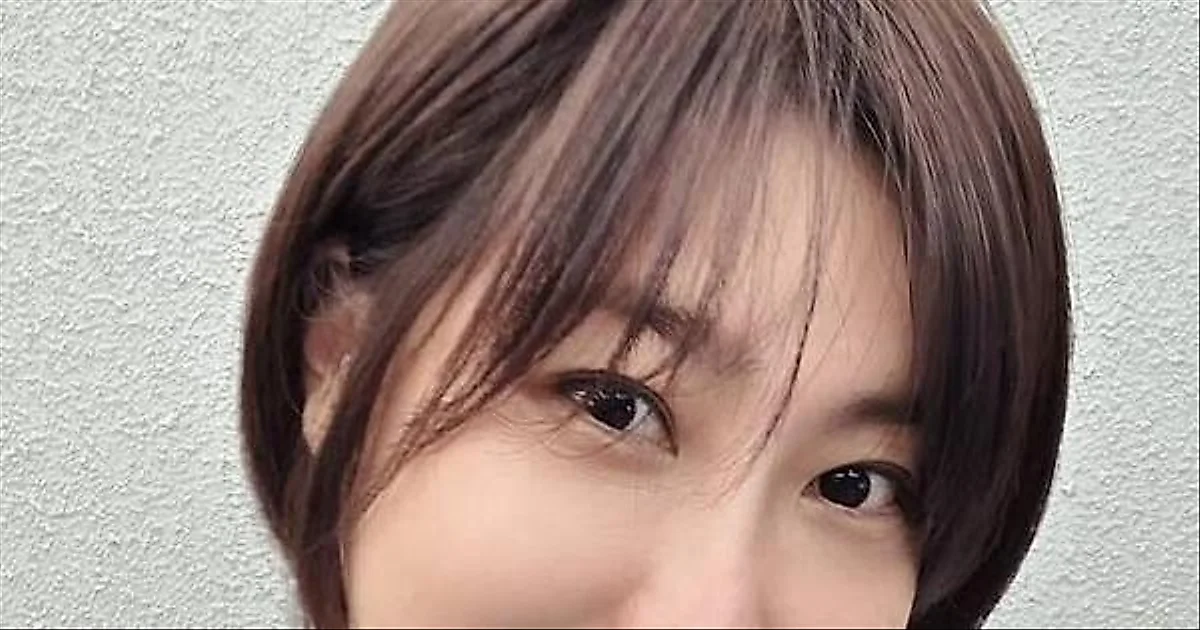 Solbi stuns with bold short bob transformation
