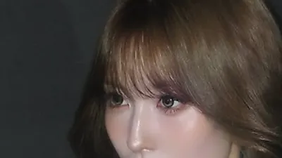 TWICEモモ、洗練された美しさと健康的なボディラインで「視線集中」