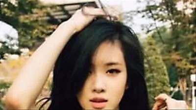 Is this really BLACKPINK's Rosé? Black hair trainee photos resurface