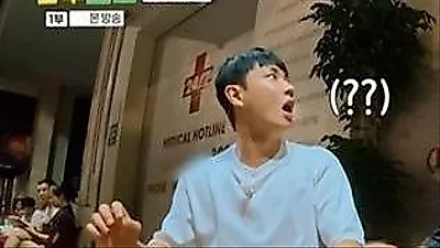 Jeon Hyun Moo đứng hình vì gián khổng lồ, đổ lỗi cho Lee Joon