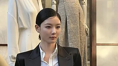 Kim You Jung shows mature style in Milan