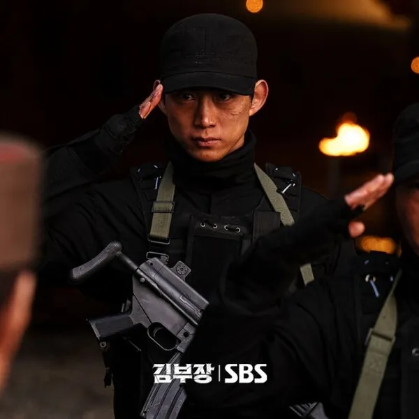 Ok Taec-yeon delivers intense action synergy with So Ji-sub in 'Manager Kim'