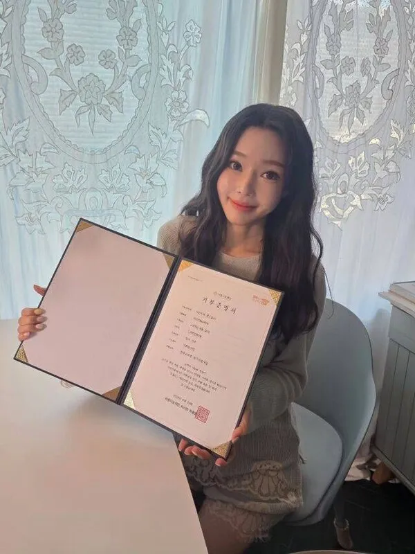 Ji Yeon-soo: Donating All YouTube Earnings Despite Struggling with Restaurant Part-Time Job