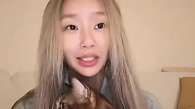 Hyorin (Sistar) gây bất ngờ với vẻ đẹp mộc mạc khi tẩy trang