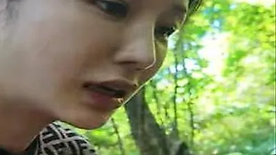 ユン・ジニ、真夏の登山に高級ブランドのニット姿！？過酷な道のりに悲鳴