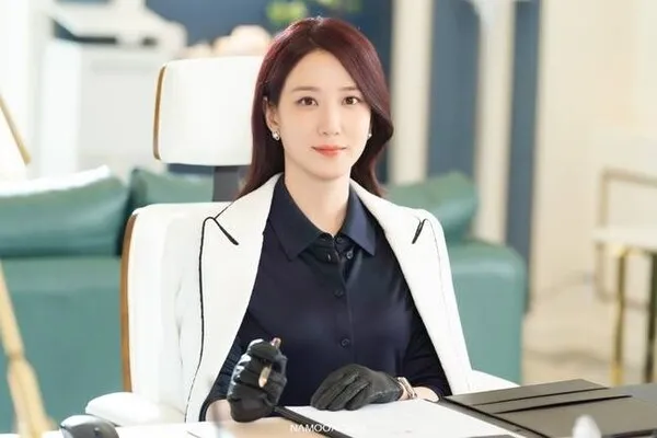 Park Eun-bin Reveals Surprising Charm with 'Chilling Cuteness' on Set