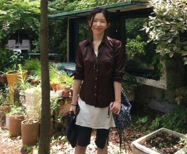 Yoon Gai shares moments of relaxation in Jeju following public relationship reveal with Jang Ki-ha