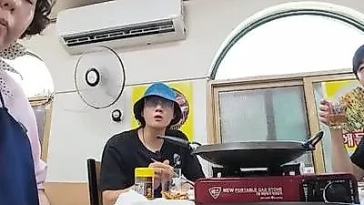 Lee Yong Jin kể chuyện bị người nước ngoài hạ gục chỉ trong 3 giây