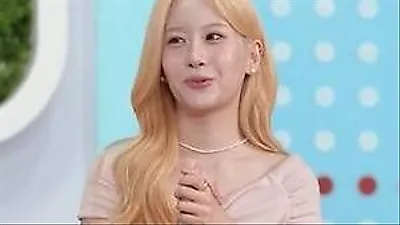 Trot singer Oh Yu-jin stuns with reveal of youthful mother
