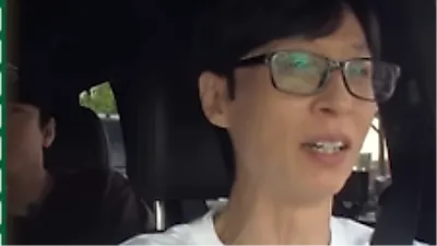 Yoo Jae Suk gây sốt khi tranh thủ đi nộp thuế ngay lúc đang quay hình