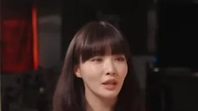 Tranh cãi của Oh Ha-young khiến gia thế ông ngoại Kim Chung-ha được chú ý