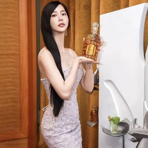Clara thay đổi diện mạo hoàn toàn sau khi ly hôn
