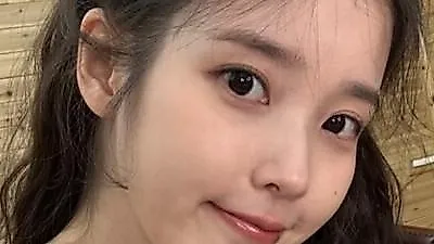 IU、チャン・ギハの楽曲を削除―ユン・ガイへの配慮か？