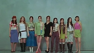 10年ぶりに再結集したI.O.I、新曲「突然」で1位