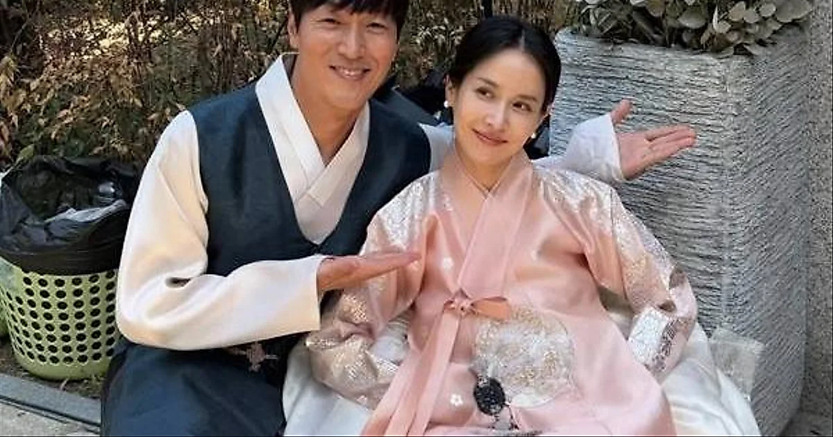 Cho Yeo-jeong và Kim Jae-cheol gây sốt với loạt ảnh cưới ngọt ngào