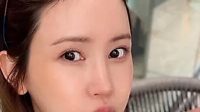 Se7en ♥ Lee Da Hae đi du lịch Thượng Hải: "Thịt xiên nướng là hạnh phúc, bia chỉ là hình …