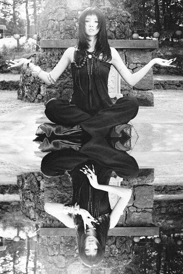(G)I-DLE Soyeon: A 'Fabulous Life' Completed Through Gravestones and Meditation