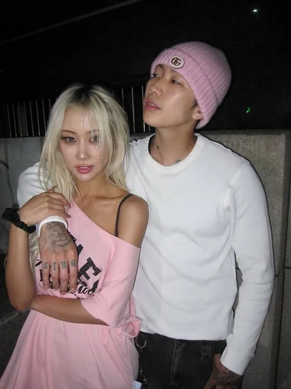 Taeyeon (Cosmic Girls) Da-young ♥ Jay Park, họ đang làm gì vào giữa đêm?
