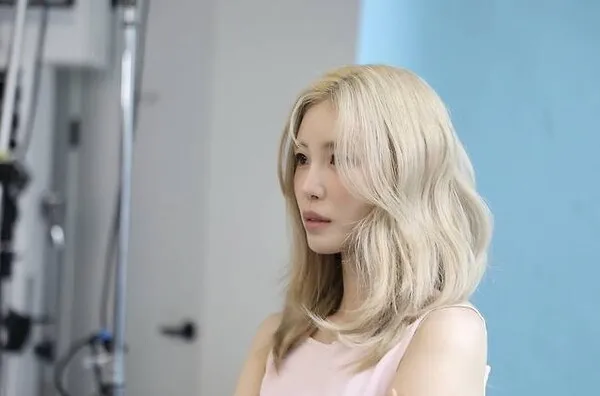 Jeon Hyo-seong khoe vẻ đẹp mảnh mai, rũ bỏ hình ảnh nhóm Secret