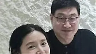 Lee Young-ae shares rare photo with husband and composer Kim Hyeong-seok