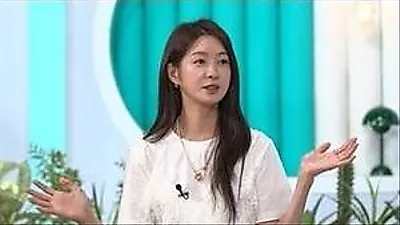 Eun Ji-won tiết lộ cuộc sống hôn nhân: 'Tôi chỉ mặc đồ lót, vợ là stylist lo hết'