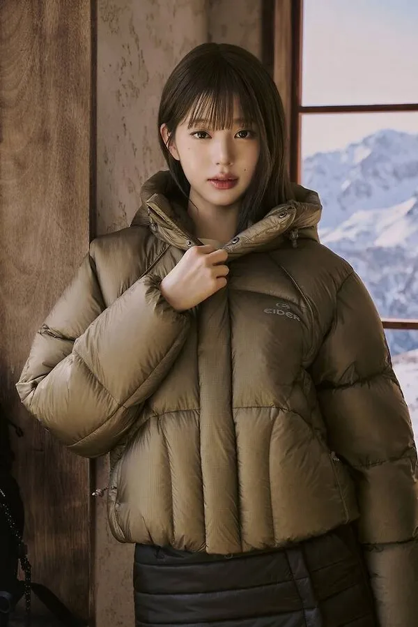 Jang Won-young của IVE gây sốt với bộ ảnh outdoor khơi dậy niềm đam mê leo núi