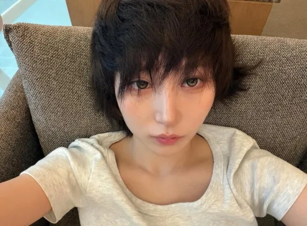 NMIXXヘウォン、衝撃のショートカット変身に「この髪型でステージには立たない」とファンを安心させる