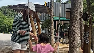Lee Byung-hun and Lee Min-jung's Daughter Enjoys Swinging: Is She Already Preparing for C…